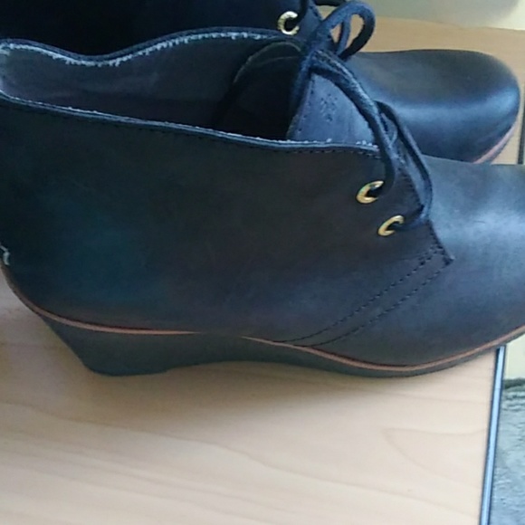 Shoes - Picture 2 of 3